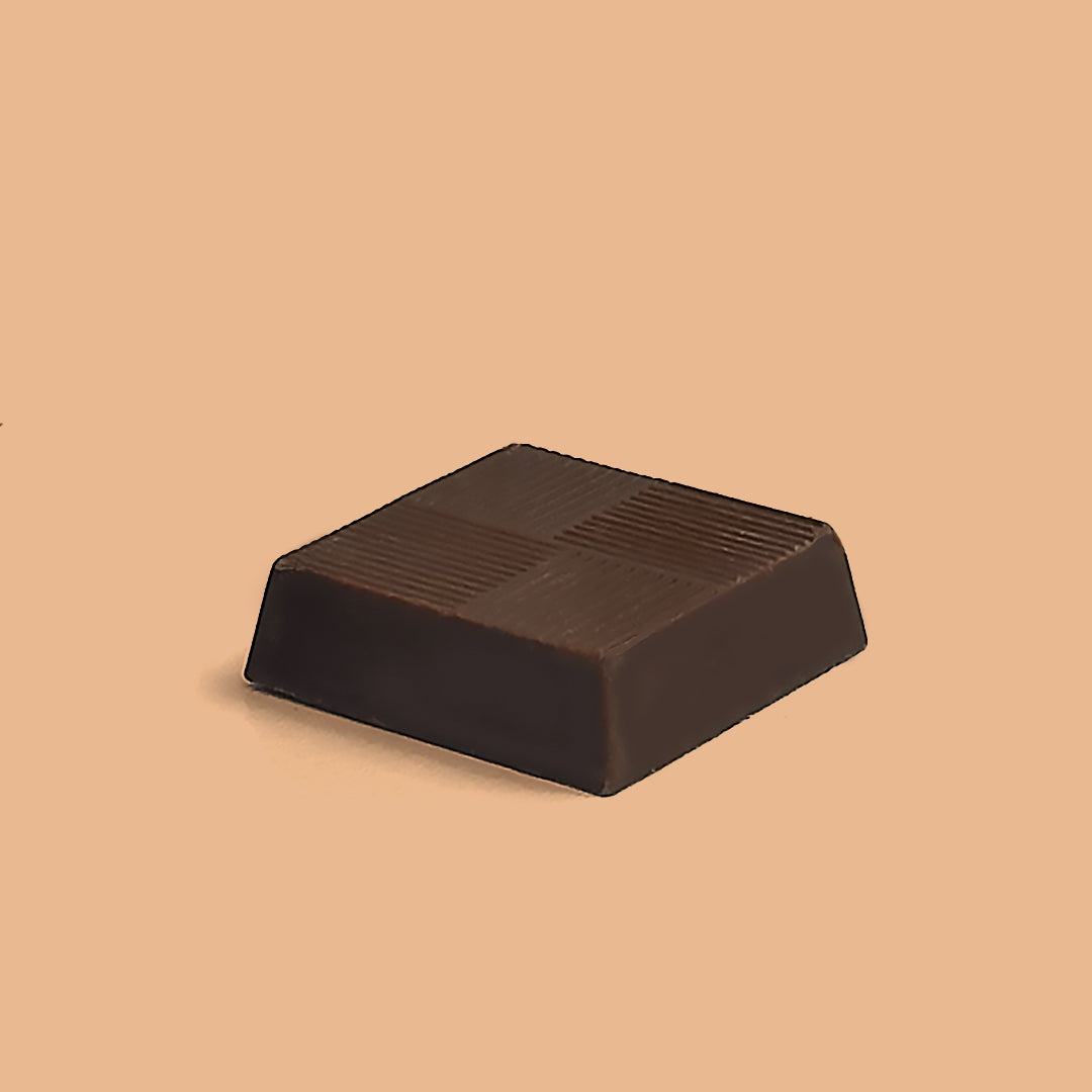 Mini square milk chocolate piece