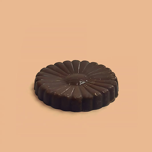 Daisy shaped Premium Belgian milk chocolate